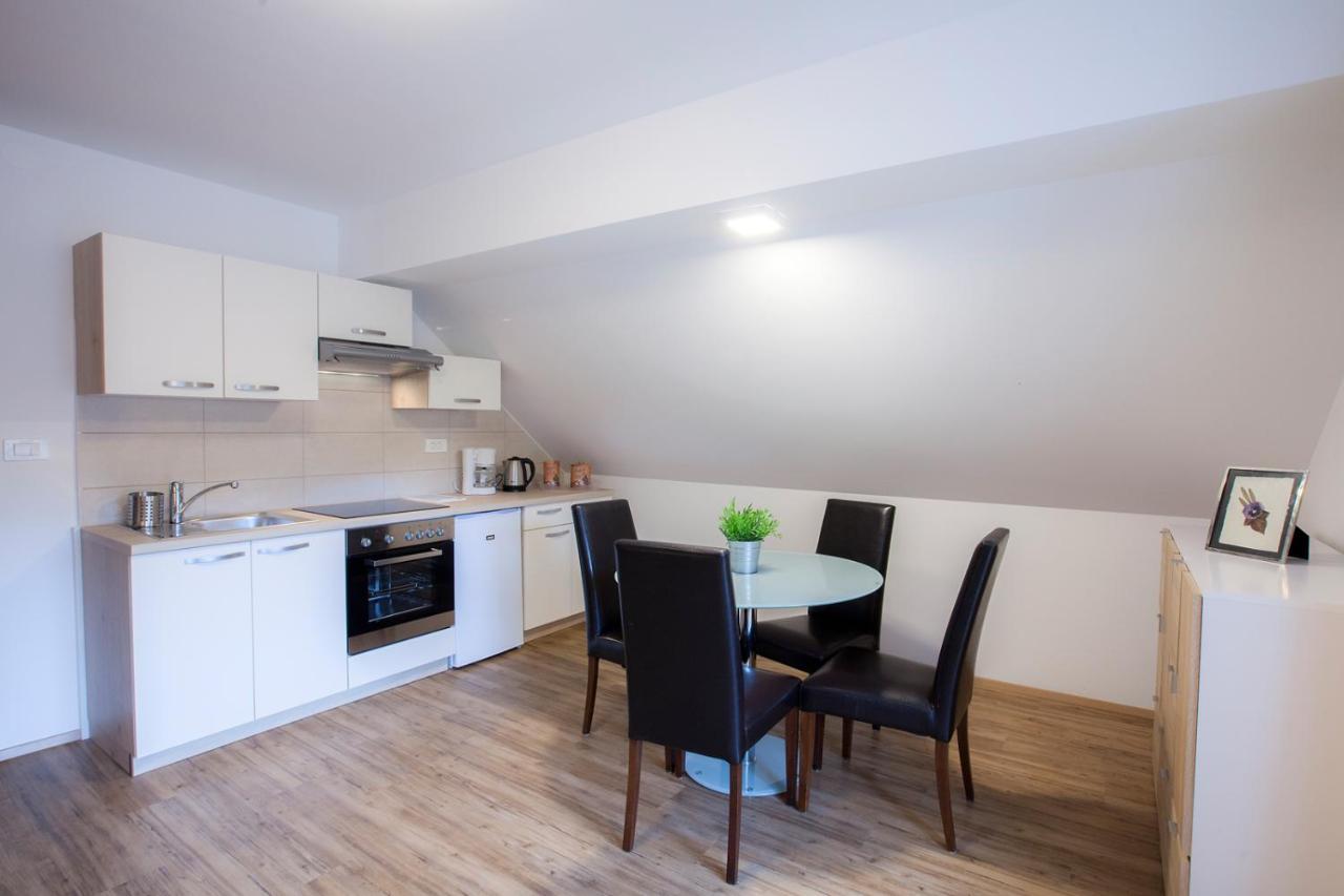 Apartments Razingar 9 Блед Екстер'єр фото